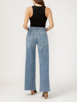 Load image into Gallery viewer, SILVER JEANS Highly Desirable Ultra Wide Leg Jeans