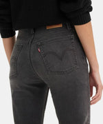 Load image into Gallery viewer, LEVI&#39;S Wedgie Straight Fit Women&#39;s Jeans
