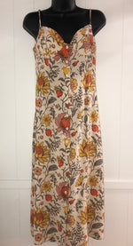 Load image into Gallery viewer, SEE U SOON Beige Floral Cami Dress
