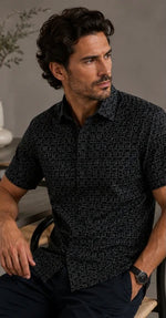 Load image into Gallery viewer, ALPHA &amp; STEELE Comfort Fit Short Sleeve Button Down
