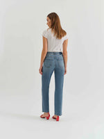 Load image into Gallery viewer, DAZE Sundaze High Rise Straight Leg Jean
