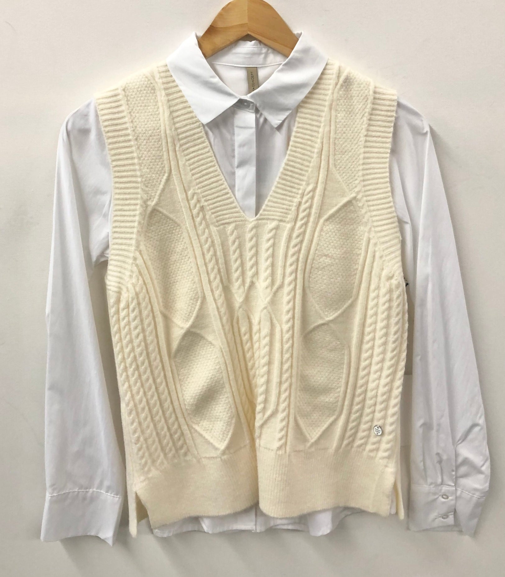 POINT ZERO Sweater Vest