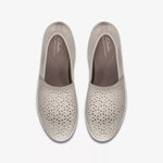 Load image into Gallery viewer, CLARKS Breeze Emily

