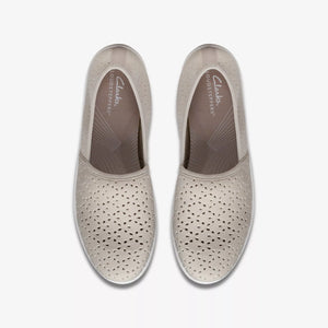 CLARKS Breeze Emily