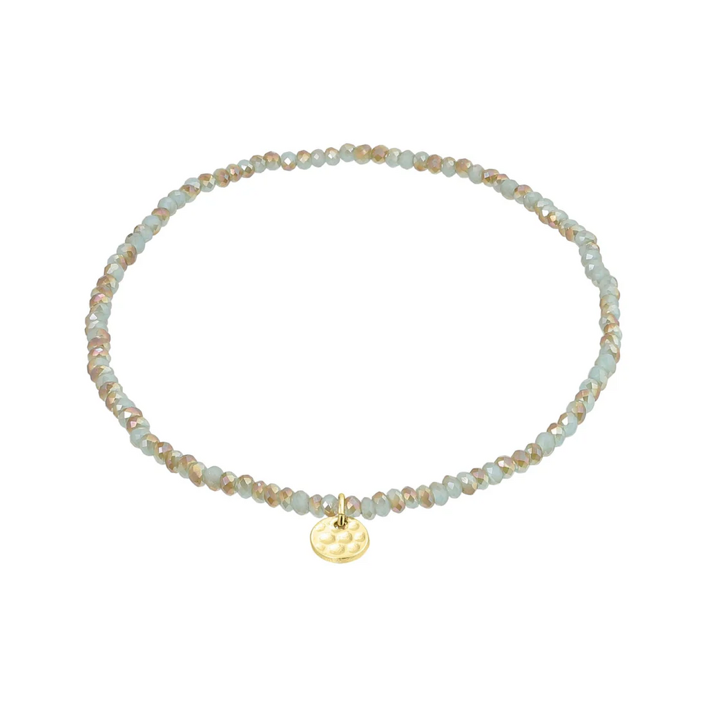 Bracelet featuring small faceted glass beads in stunning shades of teal. With a discreet gold-plated Pilgrim logo.