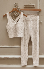 Load image into Gallery viewer, ZSUPPLY Formation Leopard Ankle Legging
