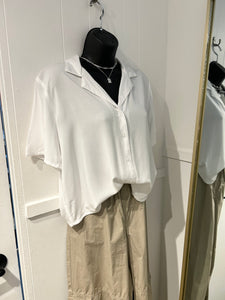 SILVER JEANS Button Front Camp Shirt
