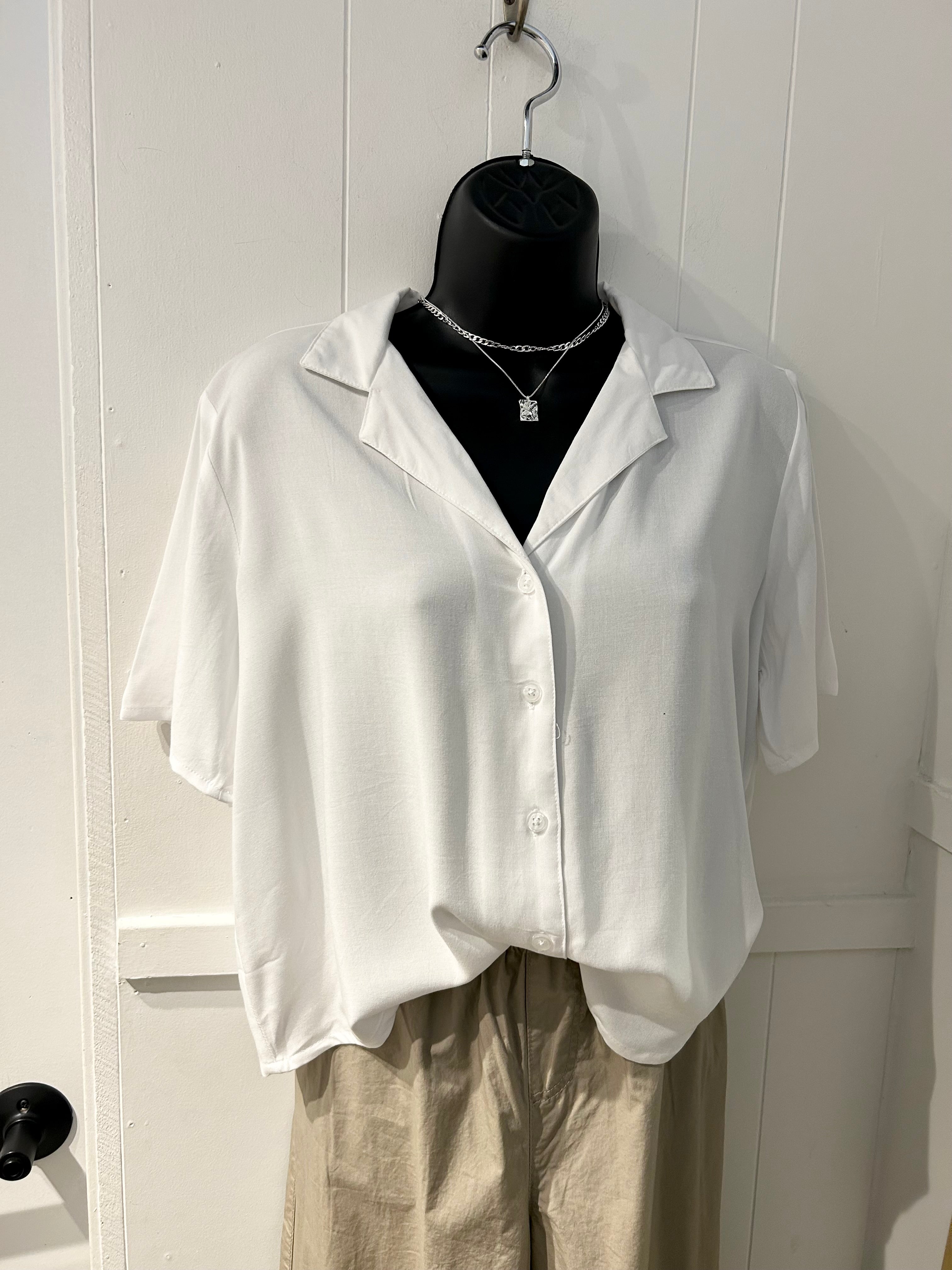 SILVER JEANS Button Front Camp Shirt