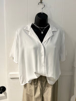 Load image into Gallery viewer, SILVER JEANS Button Front Camp Shirt
