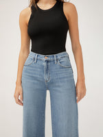 Load image into Gallery viewer, SILVER JEANS Highly Desirable Ultra Wide Leg Jeans
