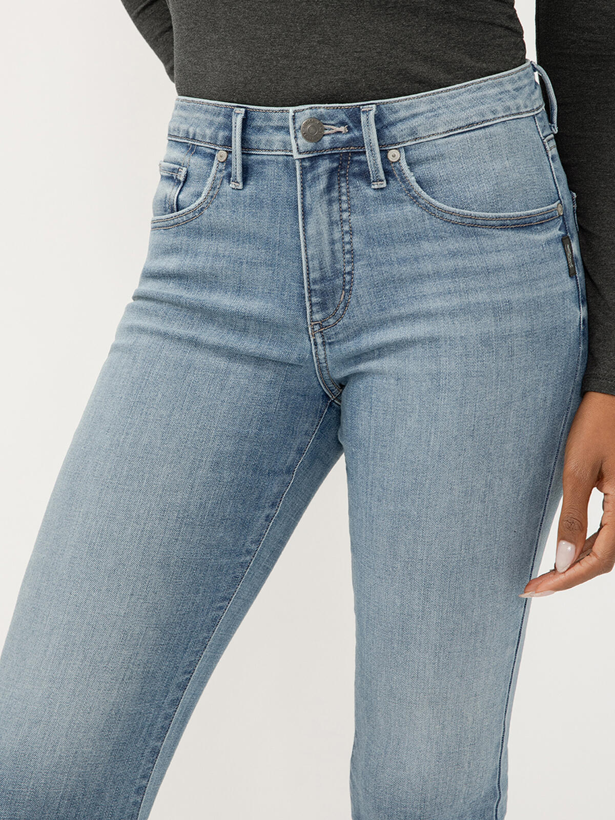 SILVER JEANS Isbister Straight Leg Jean
