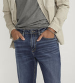 Load image into Gallery viewer, SILVER JEANS Machray Athletic Fit Straight
