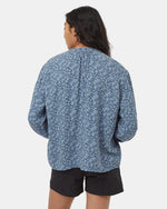 Load image into Gallery viewer, TENTREE EcoWoven Crepe Smocked Blouse
