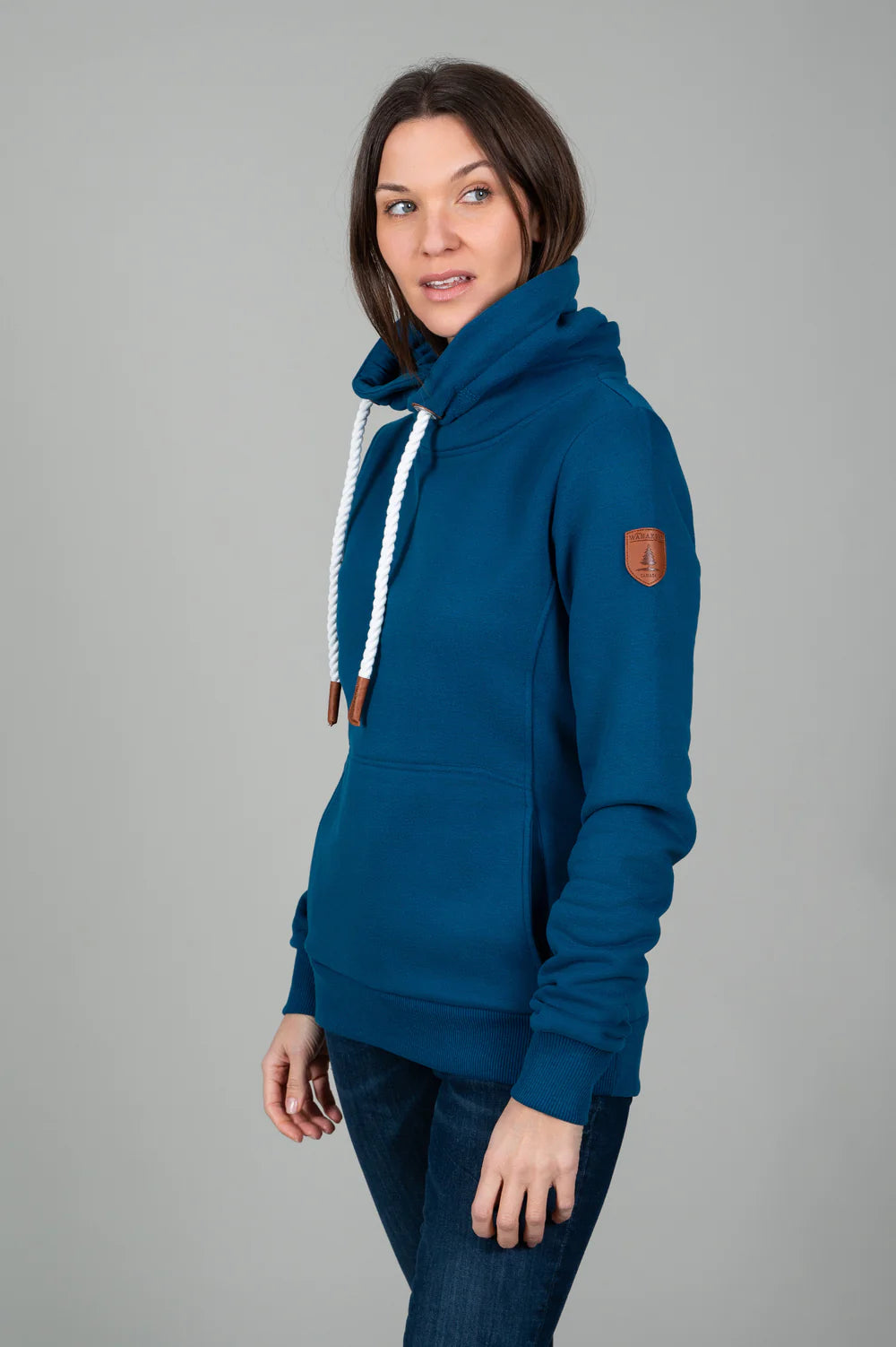 WANAKOME Dionne High Neck Sweatshirt