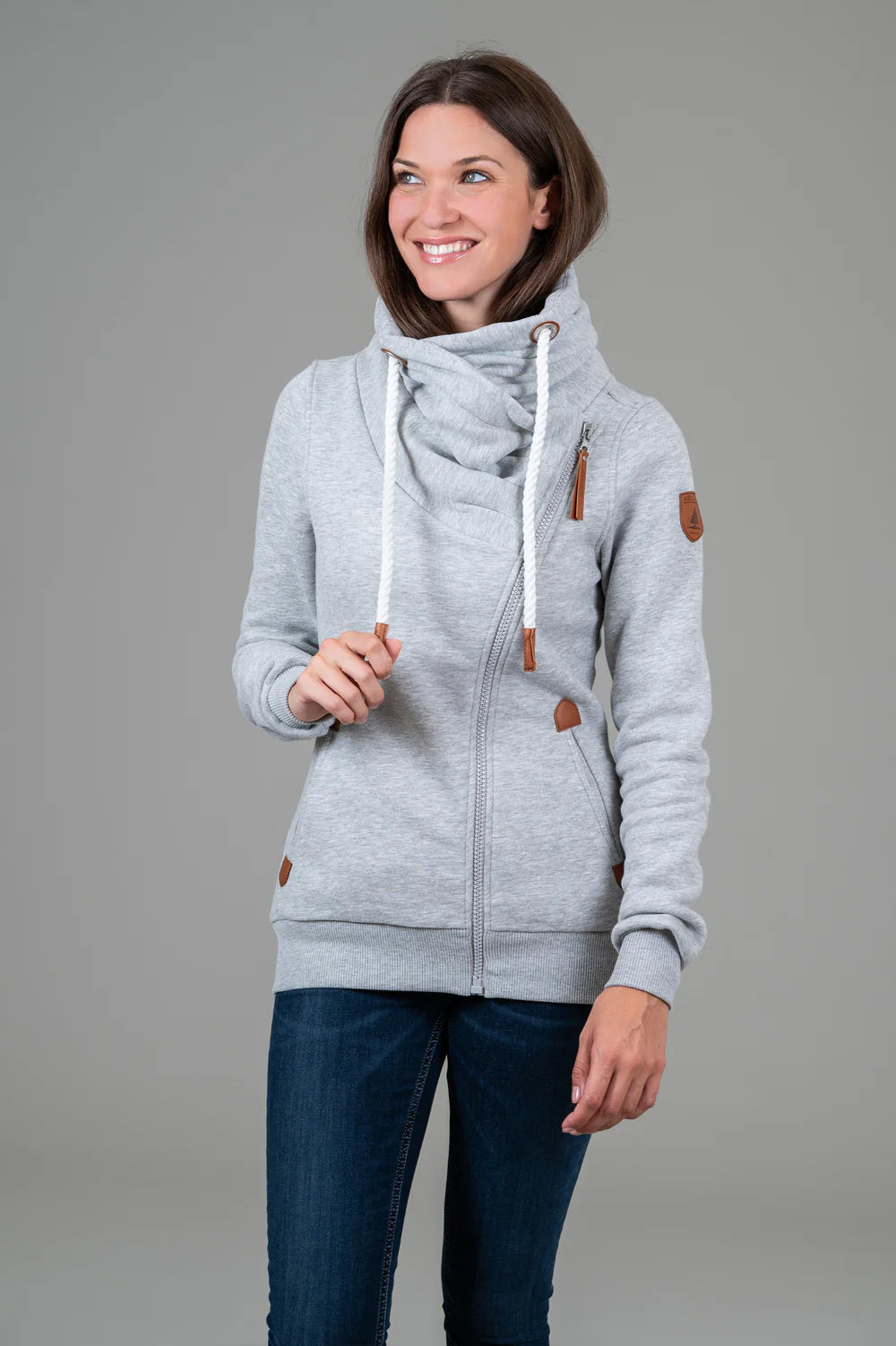 WANAKOME Hestia Full Zip Up High Neck Sweatshirt