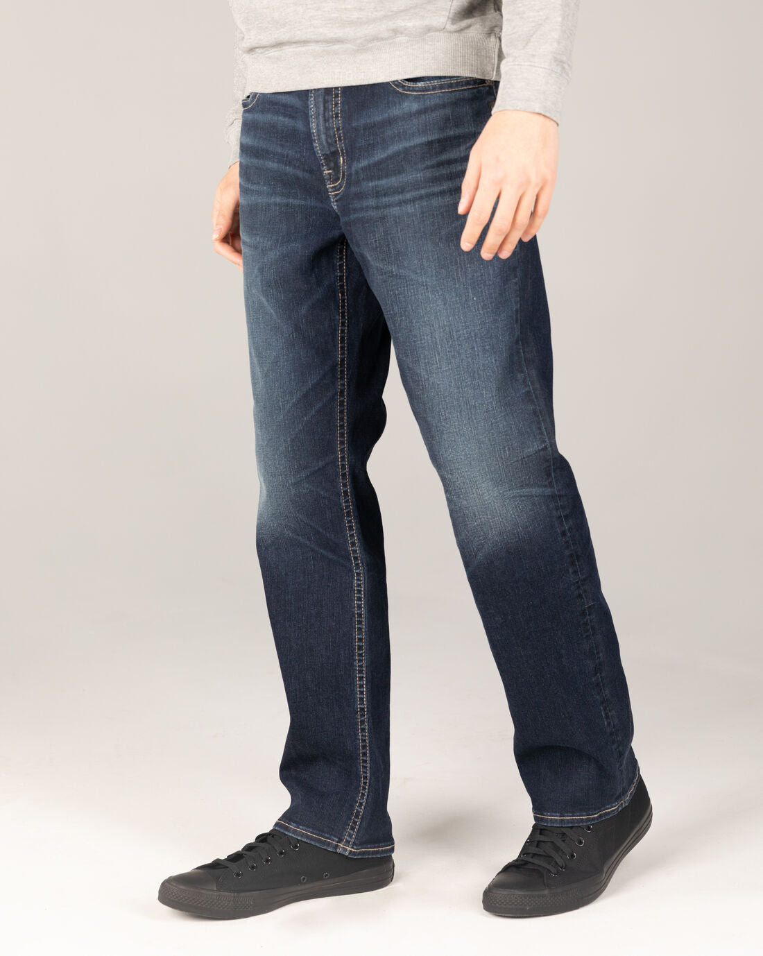 SILVER JEANS Grayson Easy Fit Straight Leg